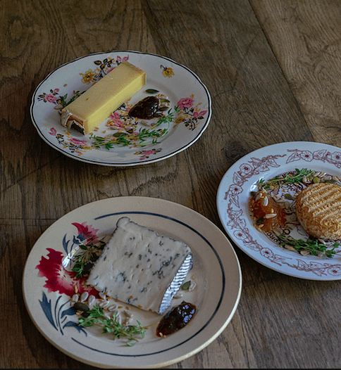 assiettes de fromages différents